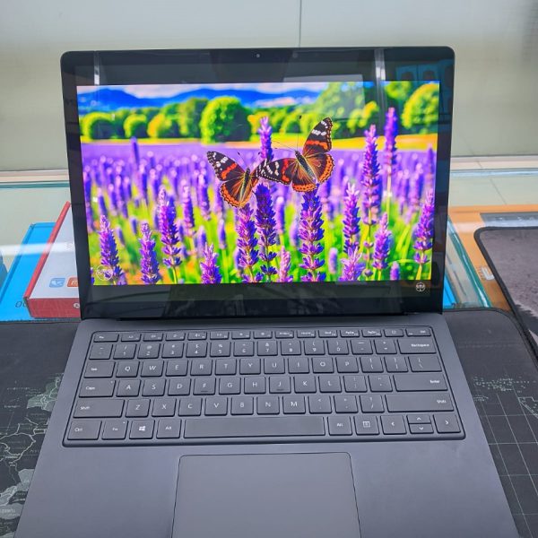 Microsoft Surface Laptop 3 Core i5 10th Gen 13.3" Touch Ram 8 GB SSD 512 GB